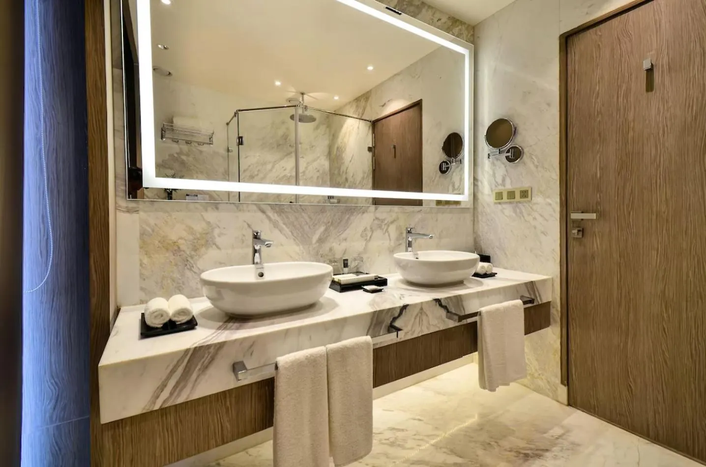 Hotel Oasis Grand Near Igi Delhi Airport New Delhi