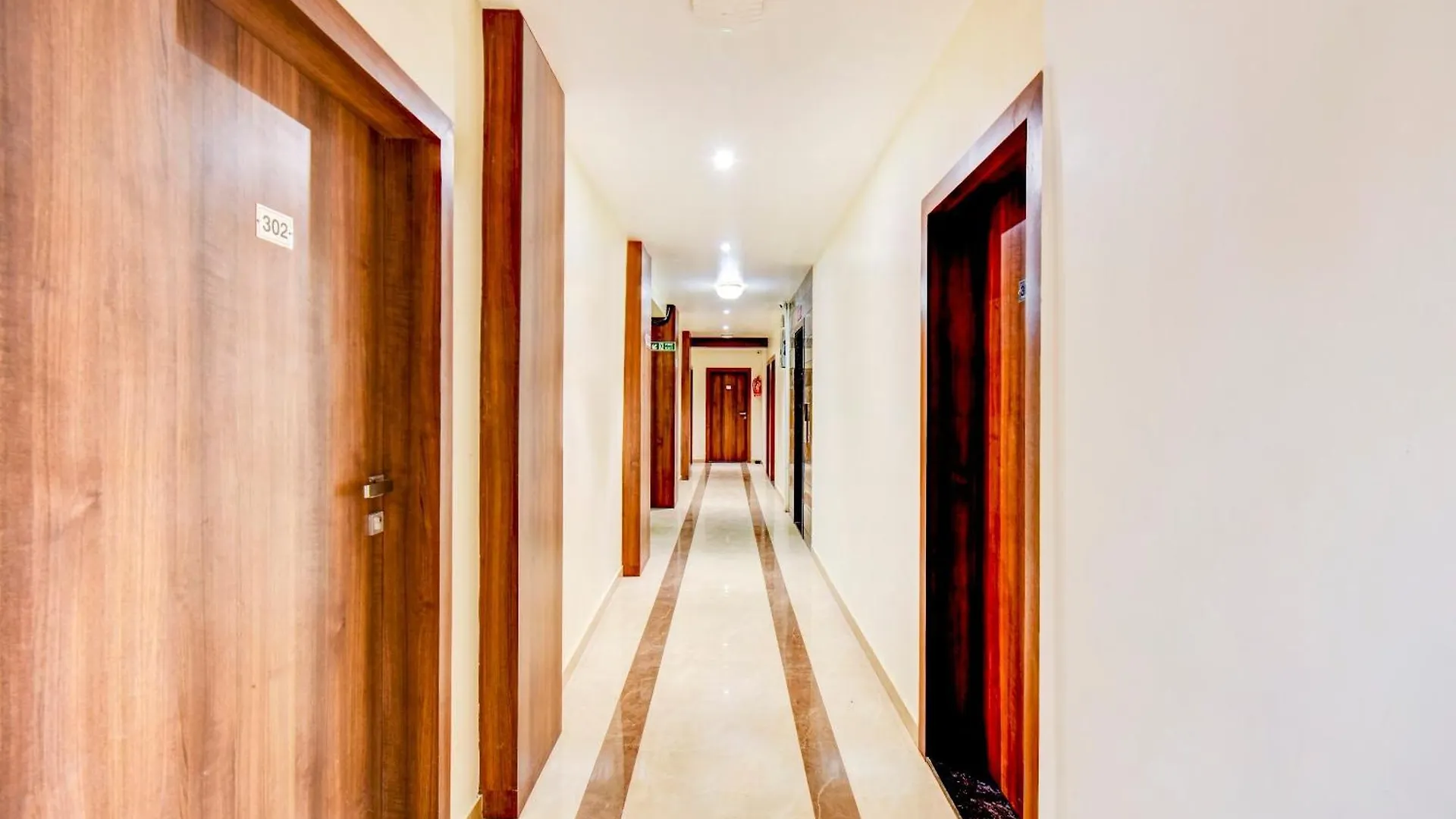 Hotel Oasis Grand Near Igi Delhi Airport New Delhi